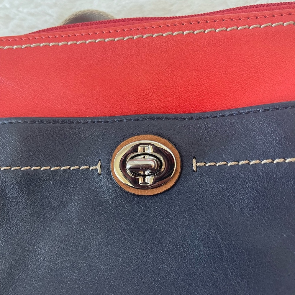 Coach Leather crossbody EUC - Picture 3 of 11